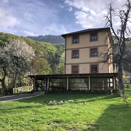 Zvjezdana Dolina Garni Hotel Andrijevica Bagian luar foto